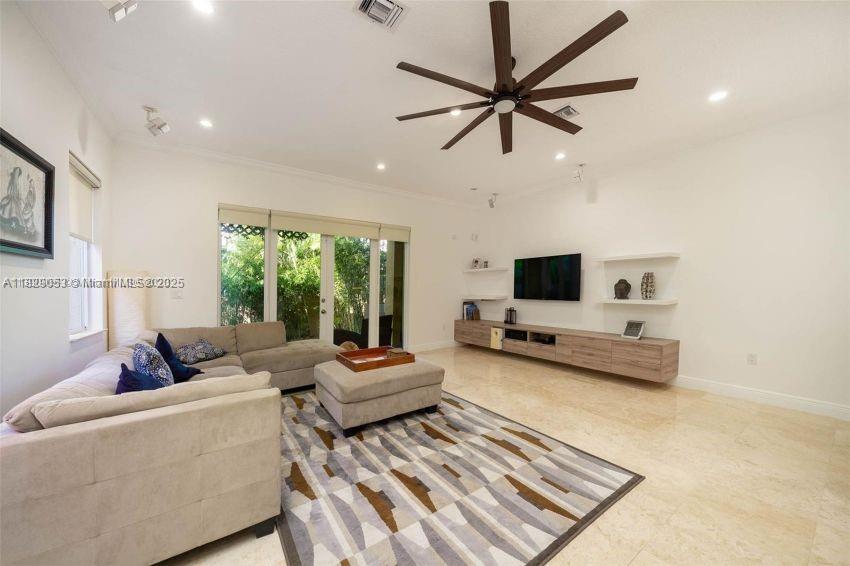 3050 Elizabeth St 3050