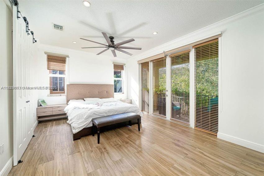 3050 Elizabeth St 3050