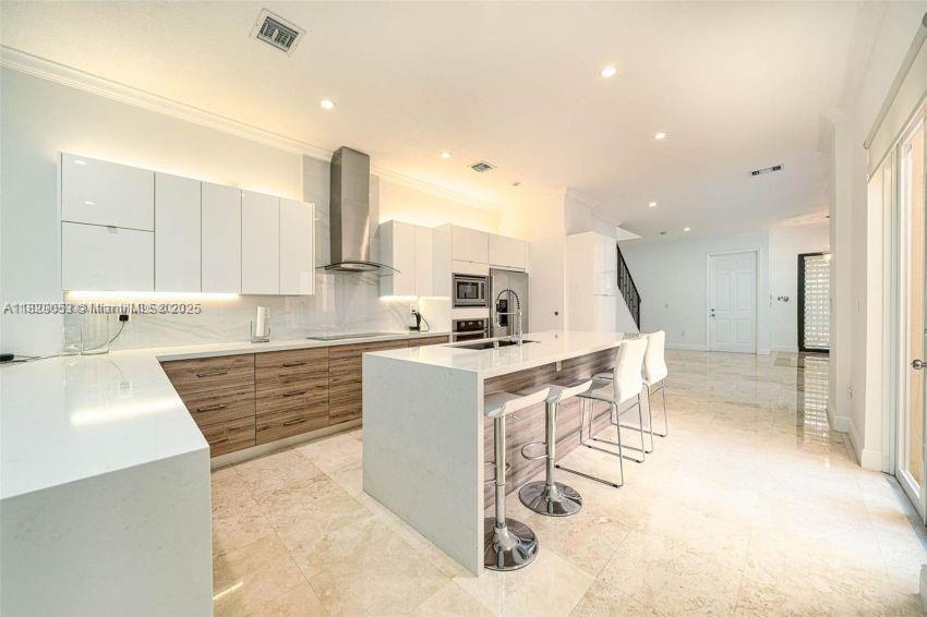 3050 Elizabeth St 3050