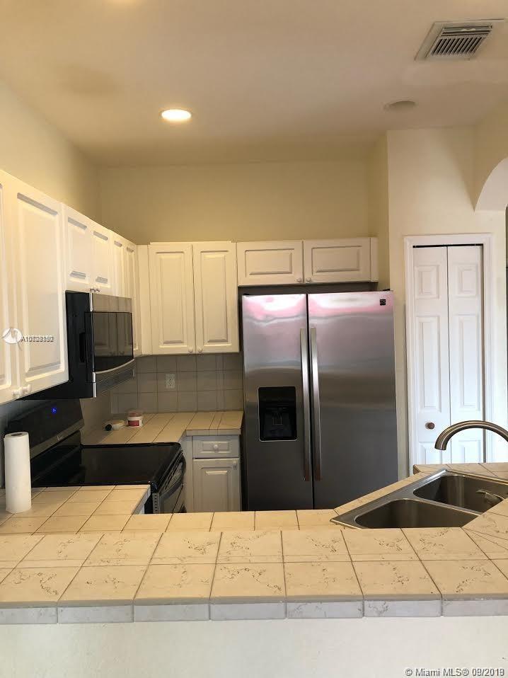 KENDALL BREEZE SOUTH - Residential Lease