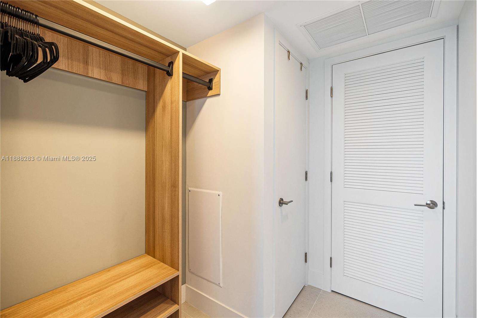 NATIIVO GALE - Residential