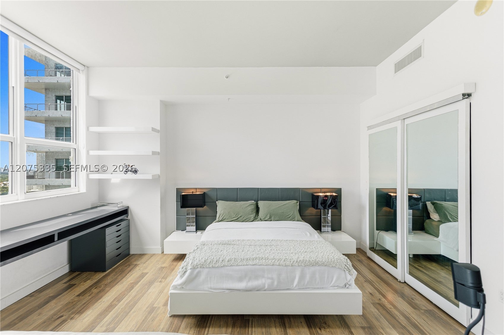 133 NE 2nd Ave 2904