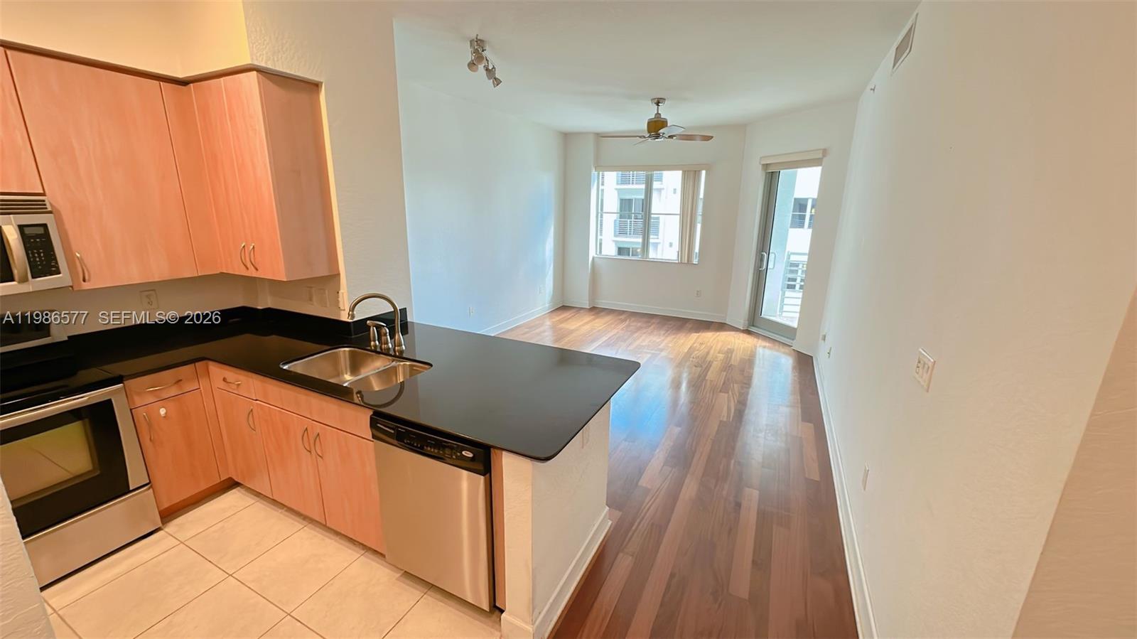 RADIUS CONDO - Residential Lease