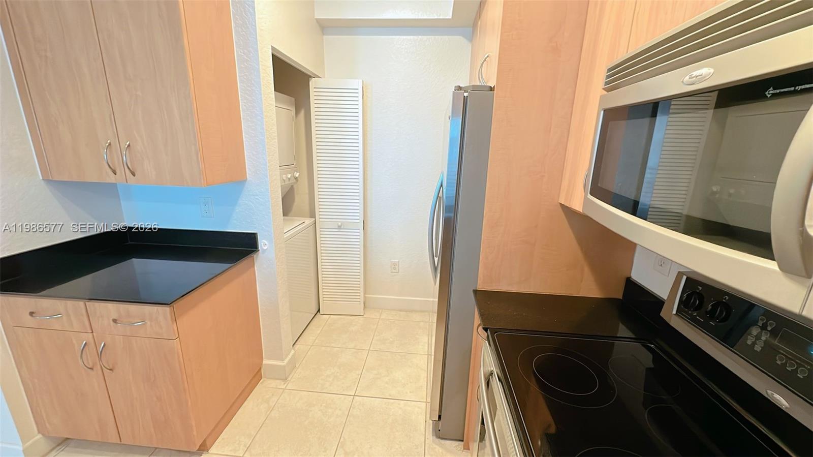 RADIUS CONDO - Residential Lease