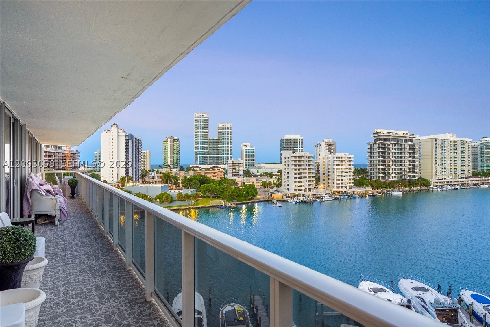 900 Bay Dr 702/704
