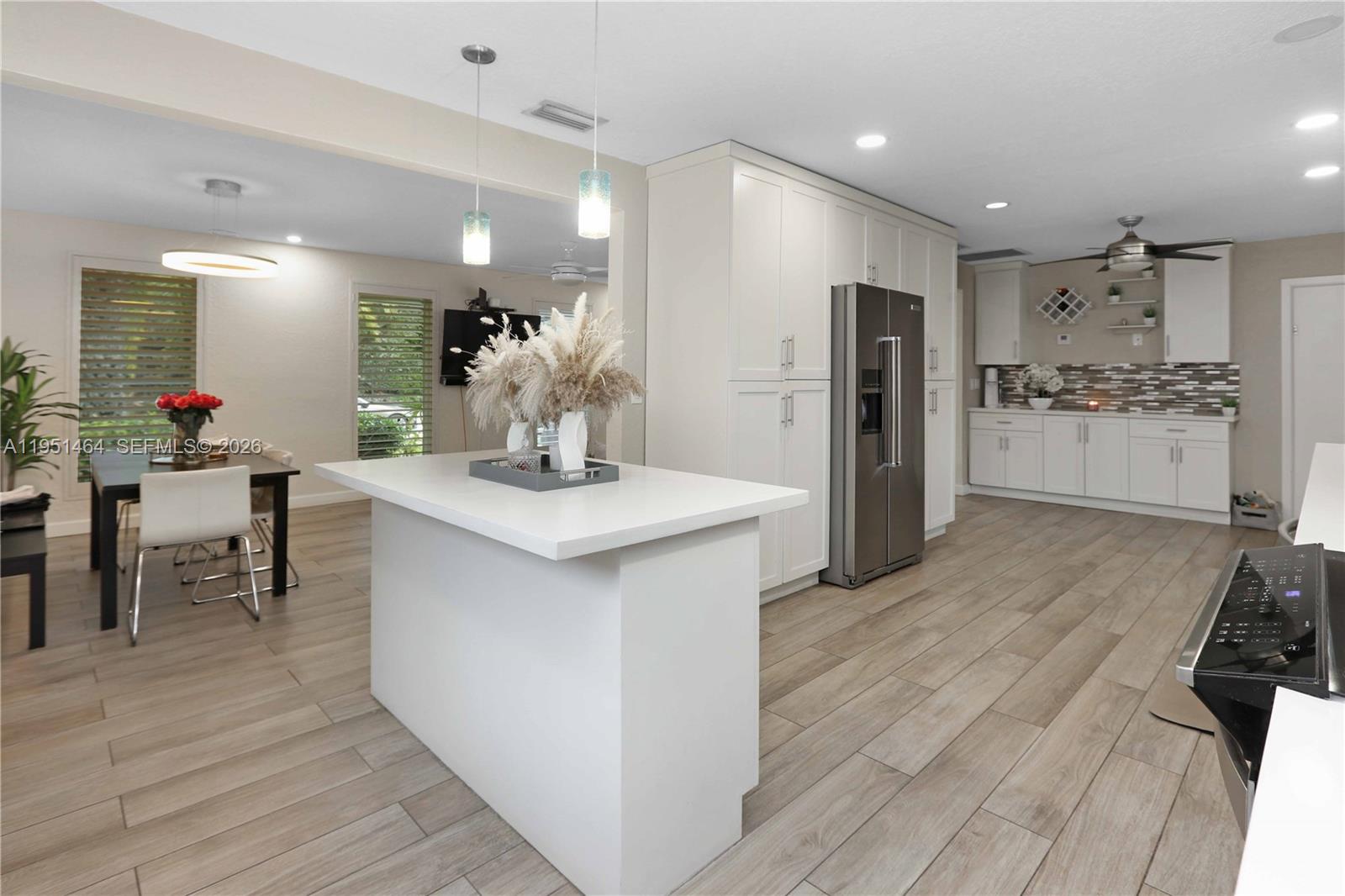 HOLLYWOOD LAKES SECTION - Residential