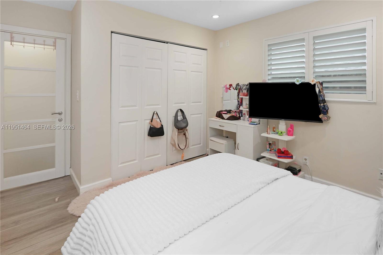 HOLLYWOOD LAKES SECTION - Residential