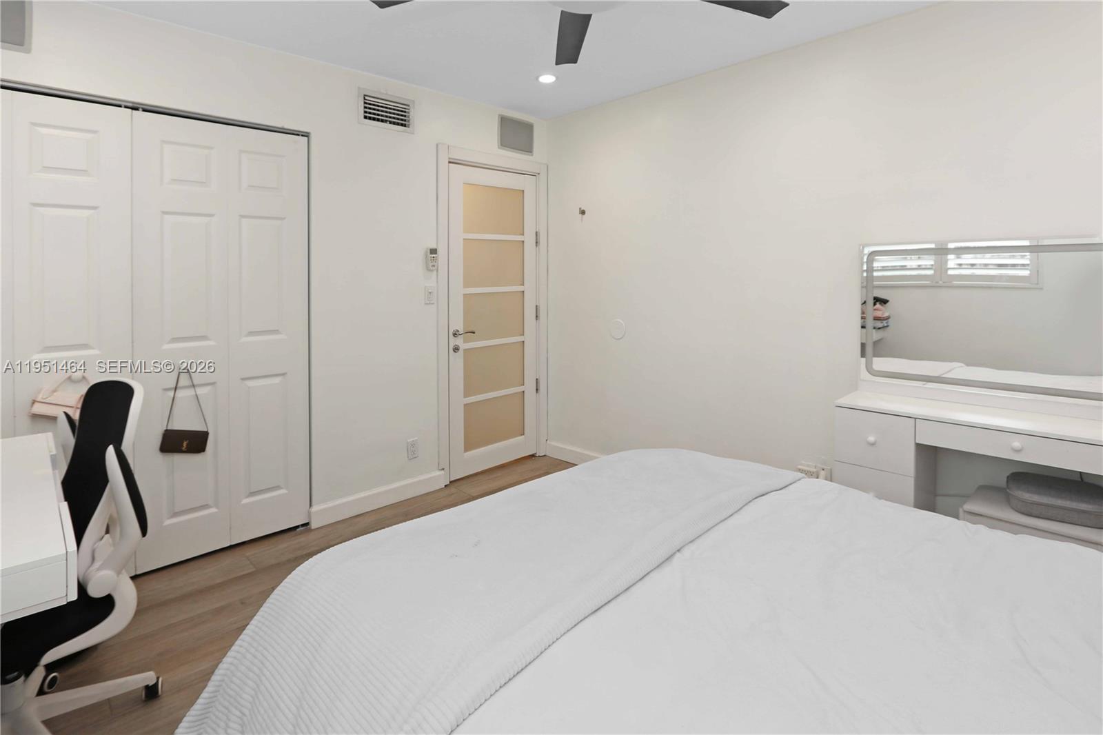 HOLLYWOOD LAKES SECTION - Residential