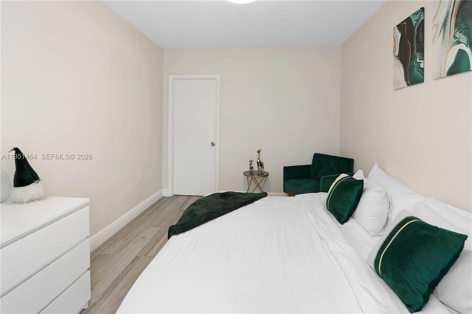 HOLLYWOOD LAKES SECTION - Residential