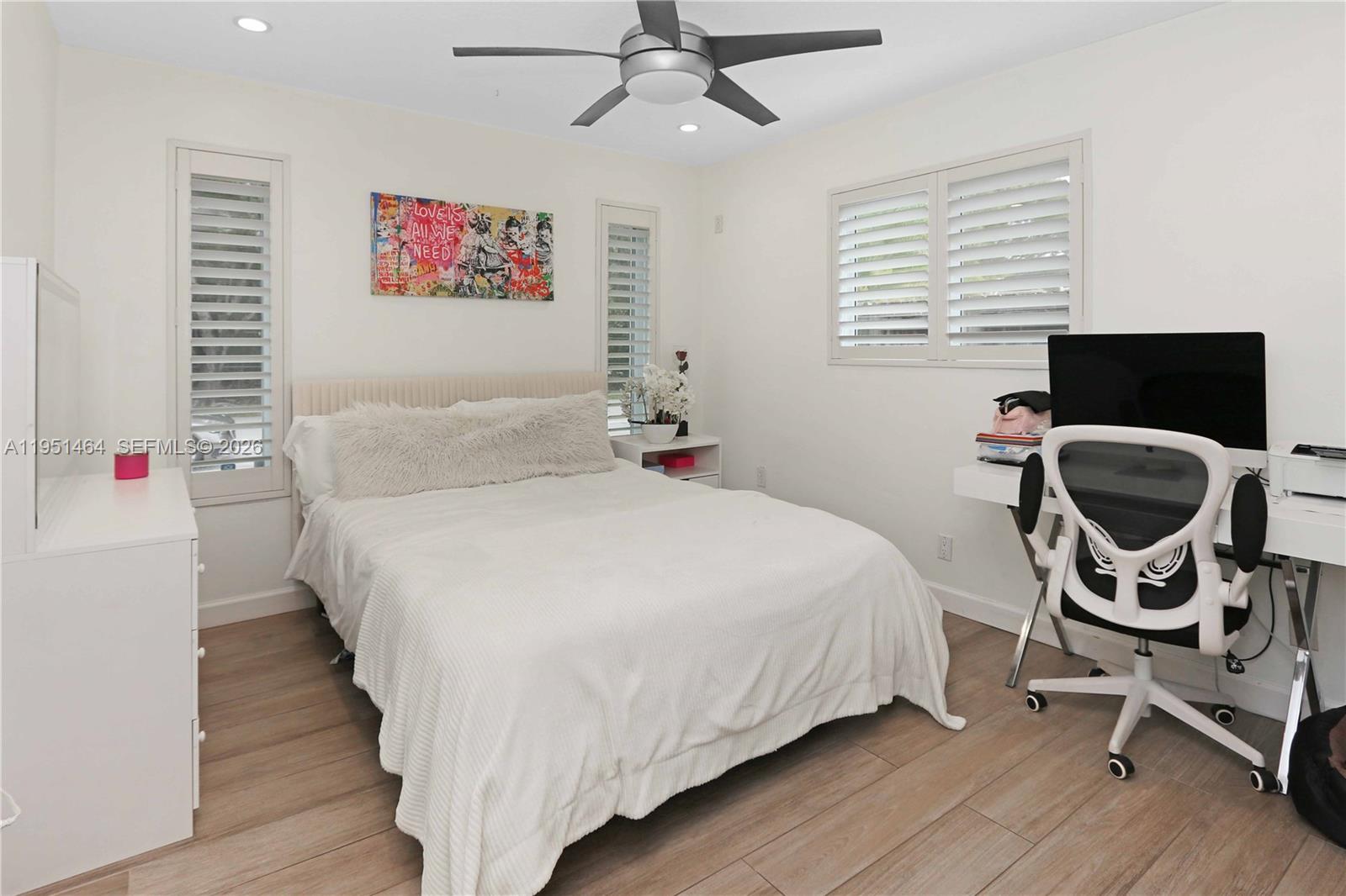 HOLLYWOOD LAKES SECTION - Residential