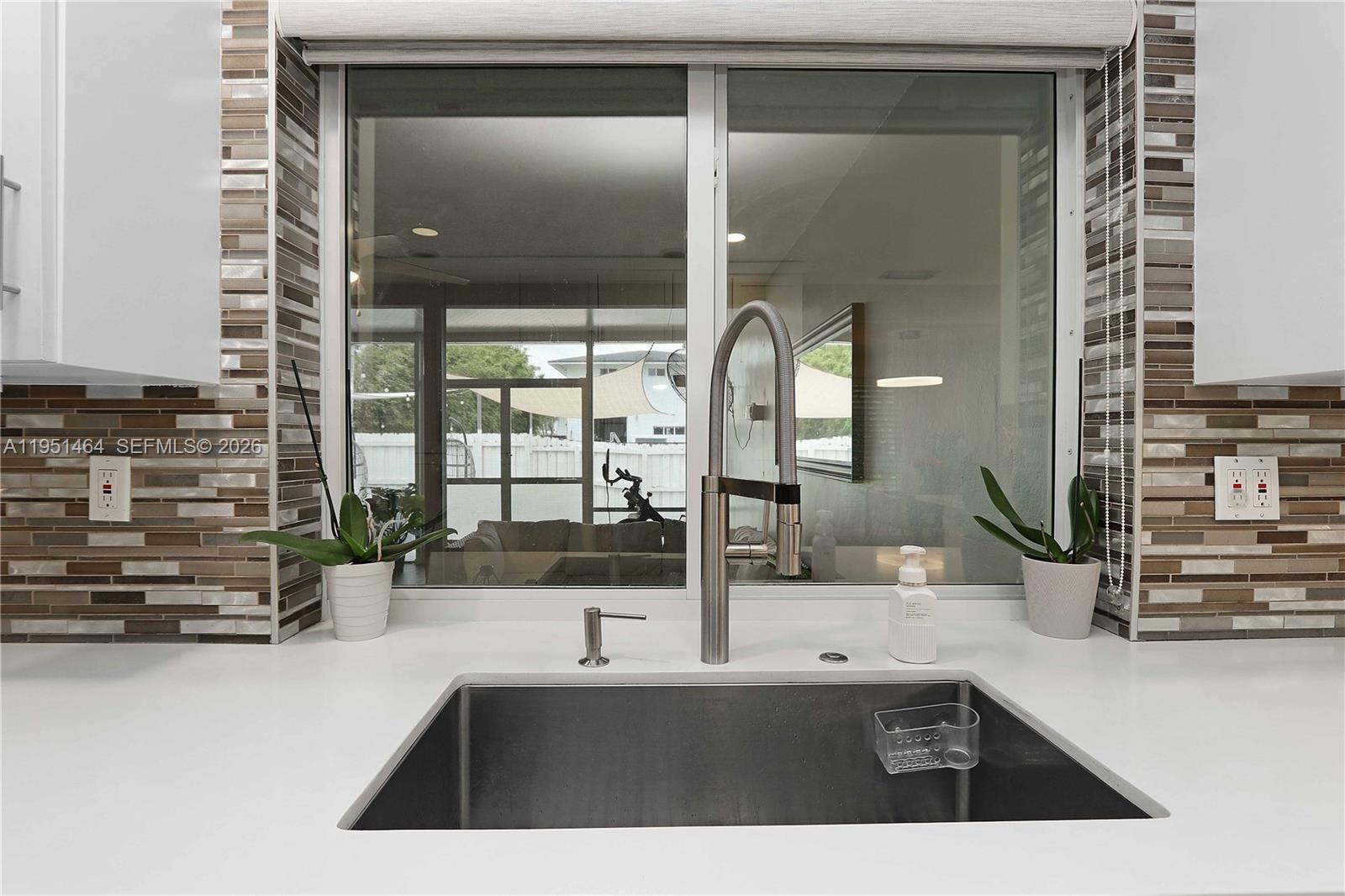 HOLLYWOOD LAKES SECTION - Residential