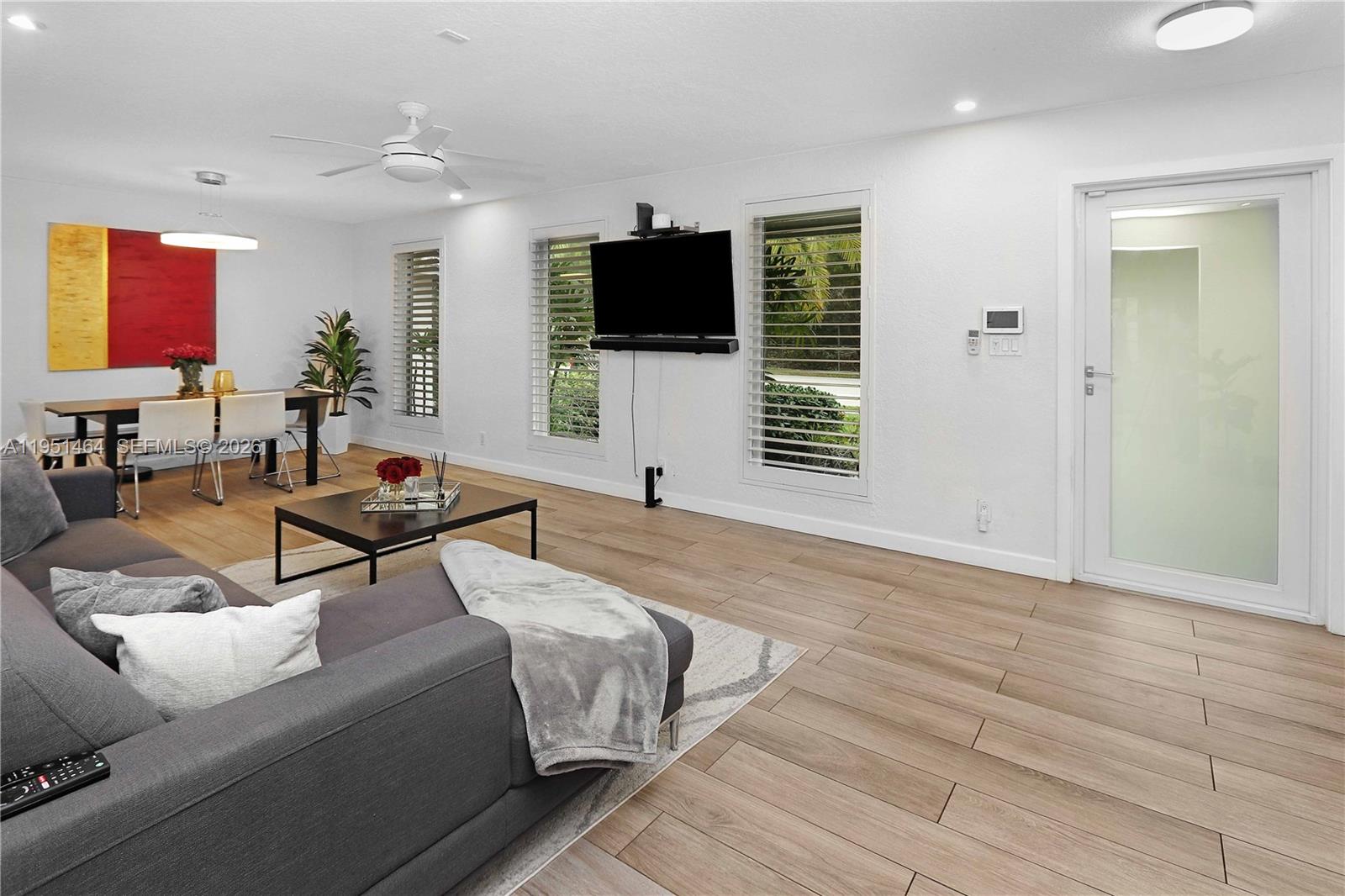 HOLLYWOOD LAKES SECTION - Residential