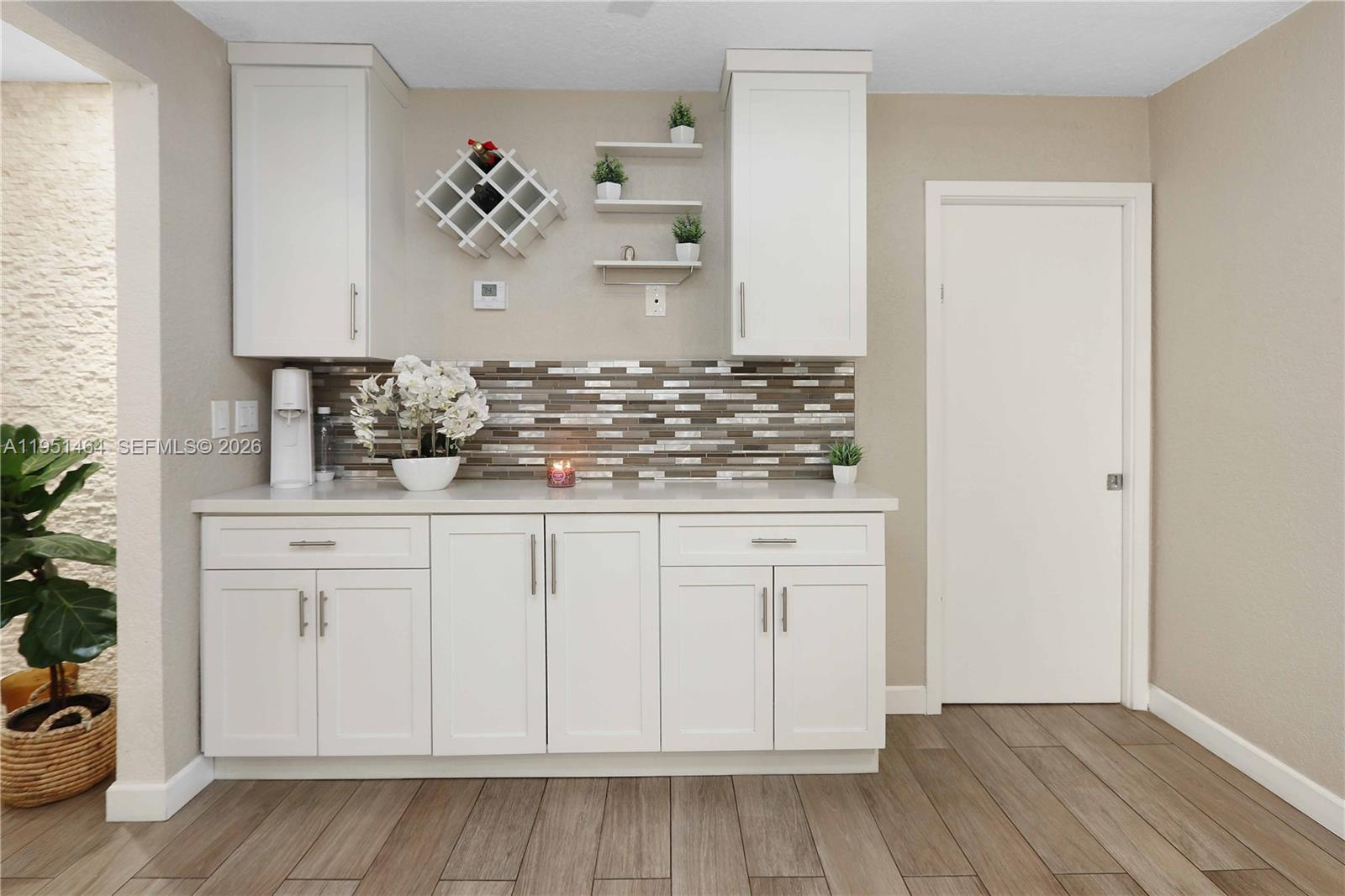 HOLLYWOOD LAKES SECTION - Residential