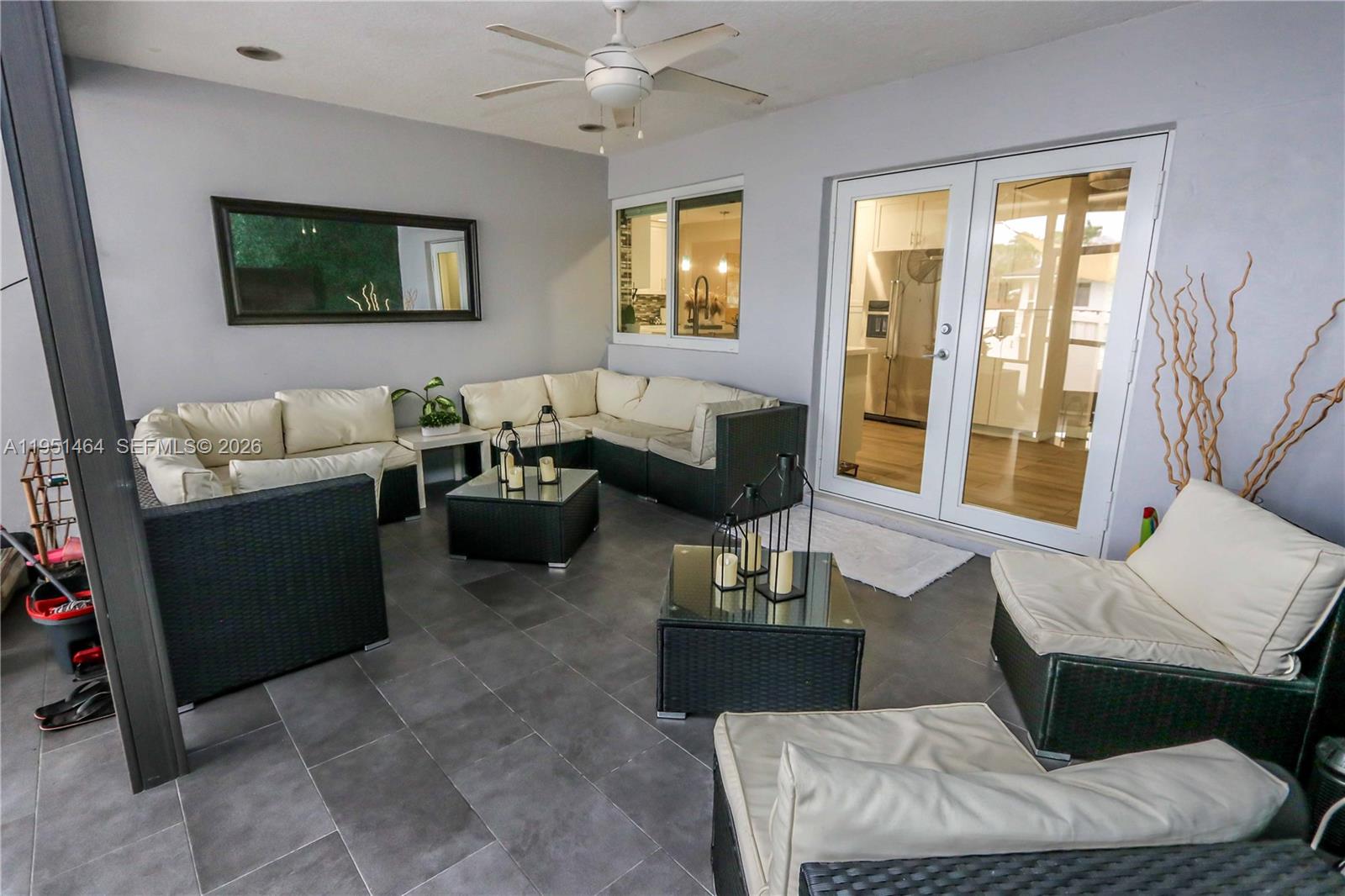 HOLLYWOOD LAKES SECTION - Residential