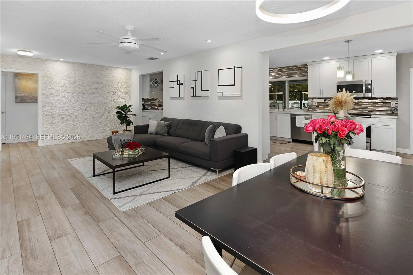 HOLLYWOOD LAKES SECTION - Residential