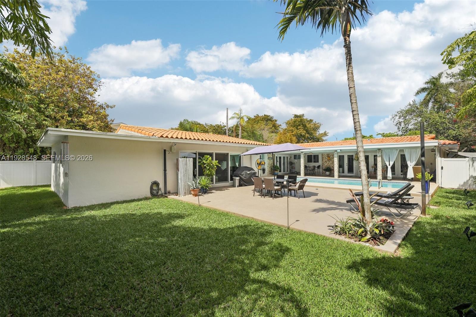 SPANISH COURT - Residential