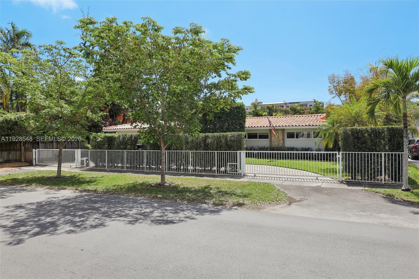 SPANISH COURT - Residential