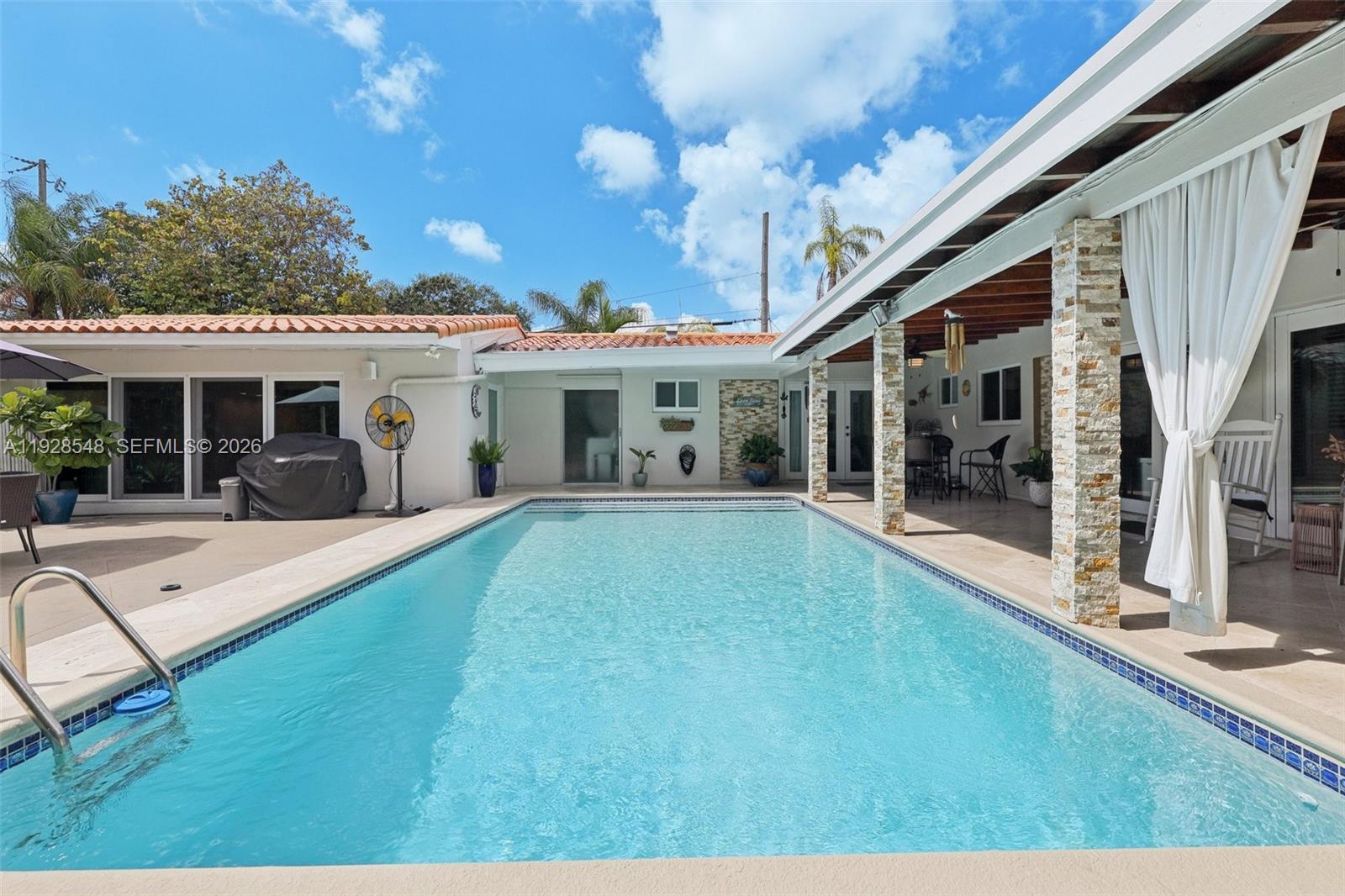 SPANISH COURT - Residential