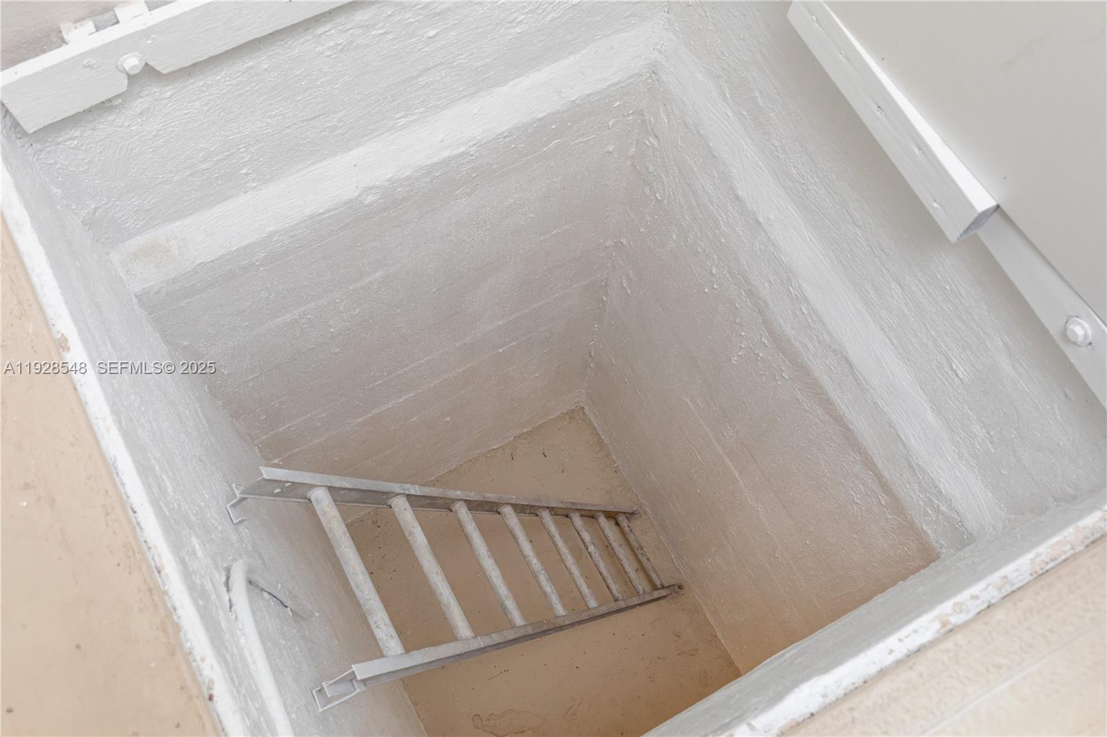 SPANISH COURT - Residential