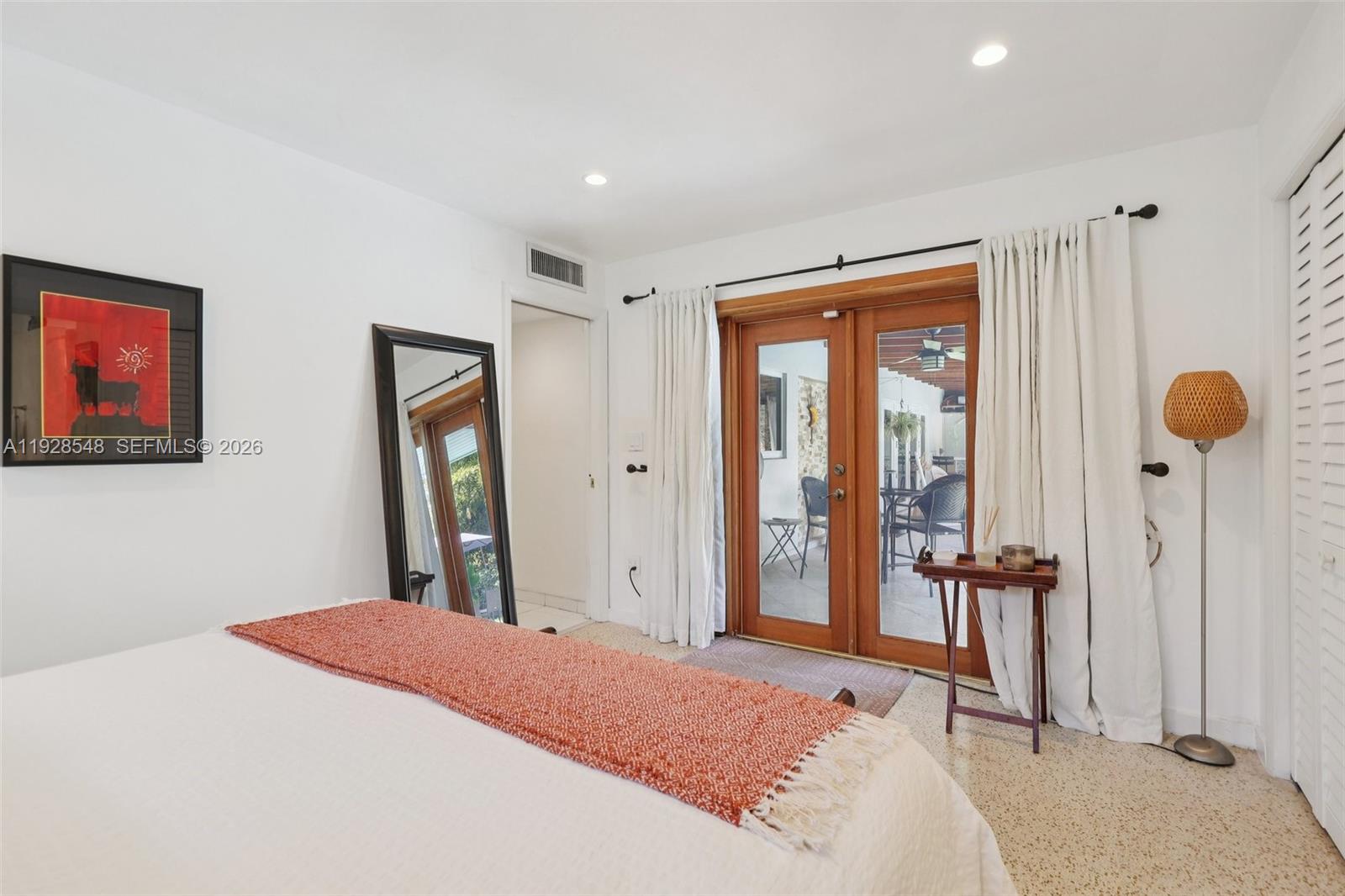 SPANISH COURT - Residential