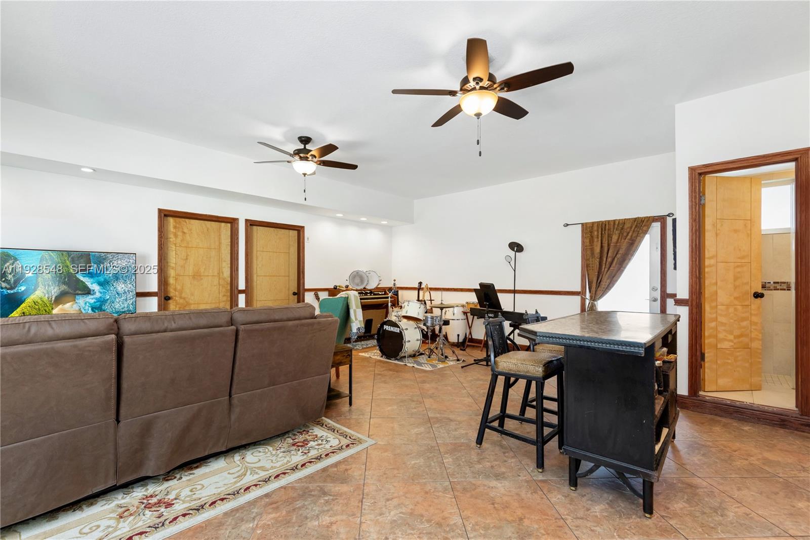 SPANISH COURT - Residential