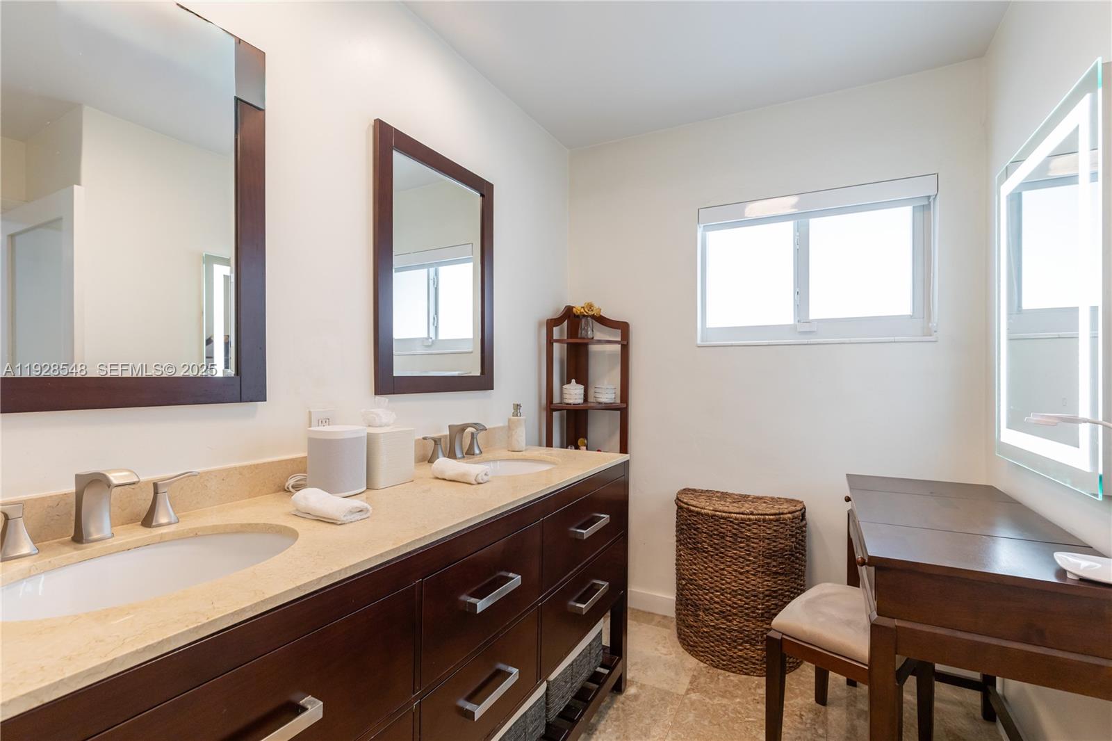 SPANISH COURT - Residential