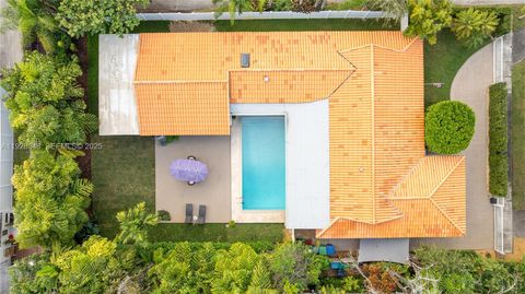 Photo of 360 Menores Ave, Coral Gables, FL 33134 (MLS # A11928548)