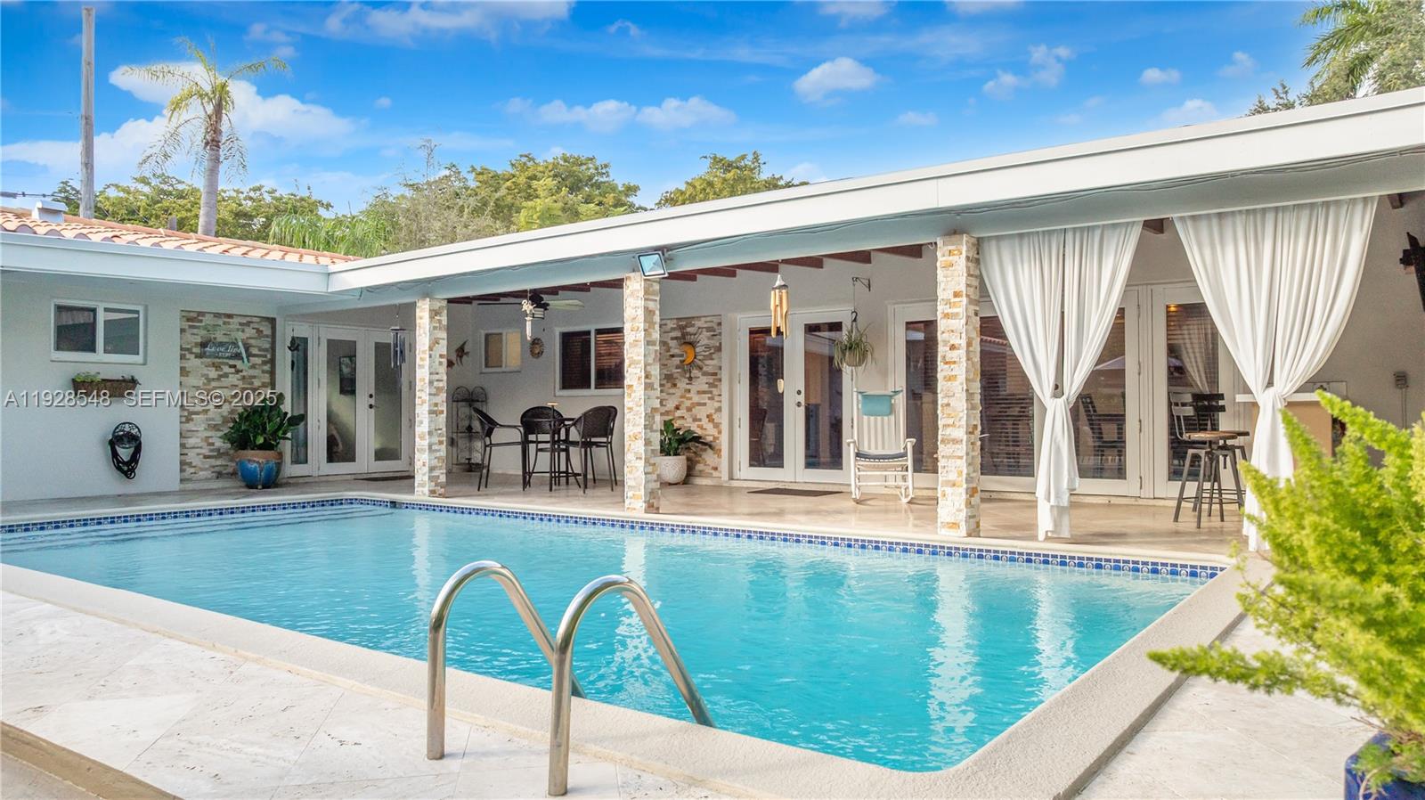 SPANISH COURT - Residential