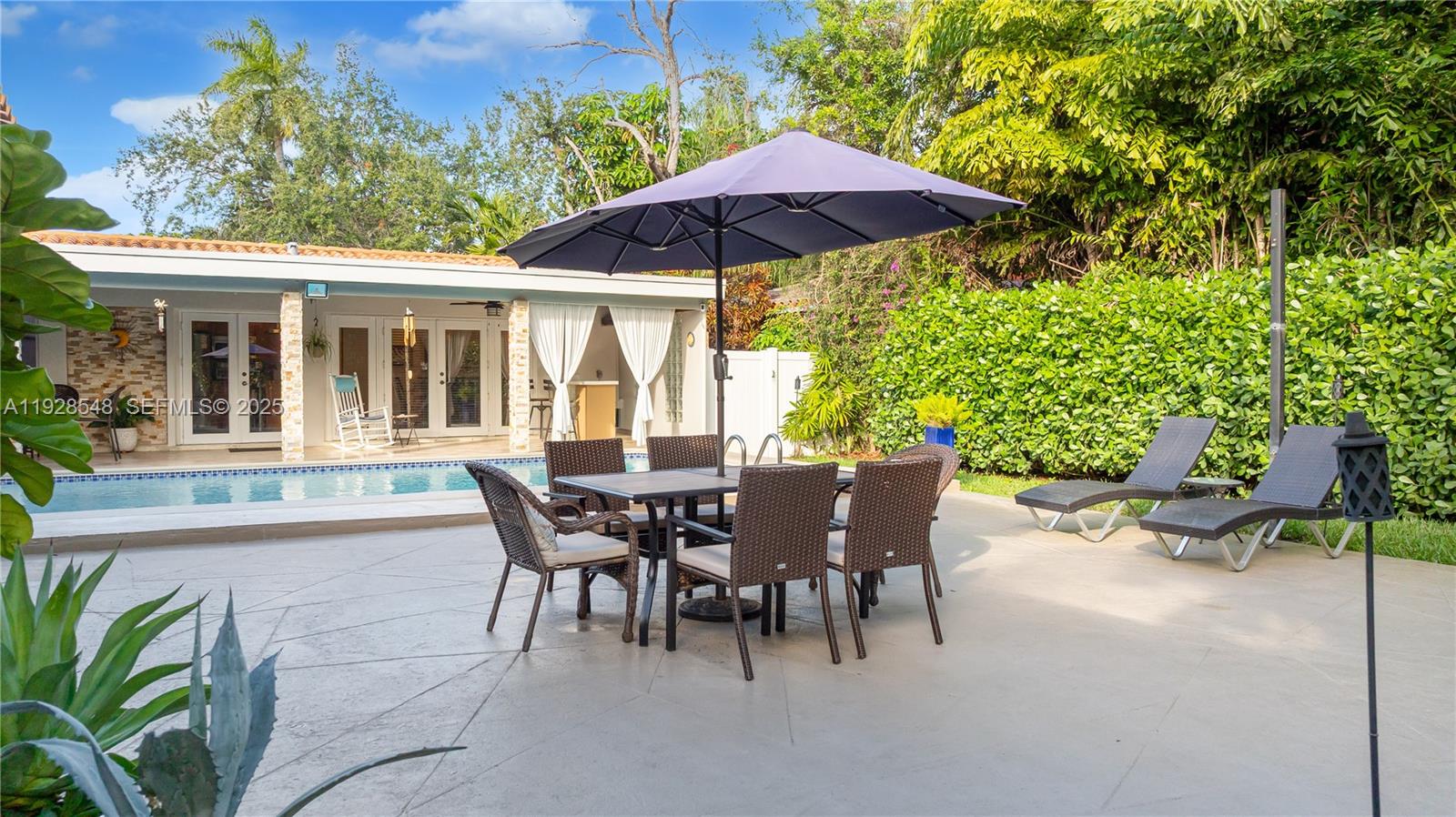 SPANISH COURT - Residential