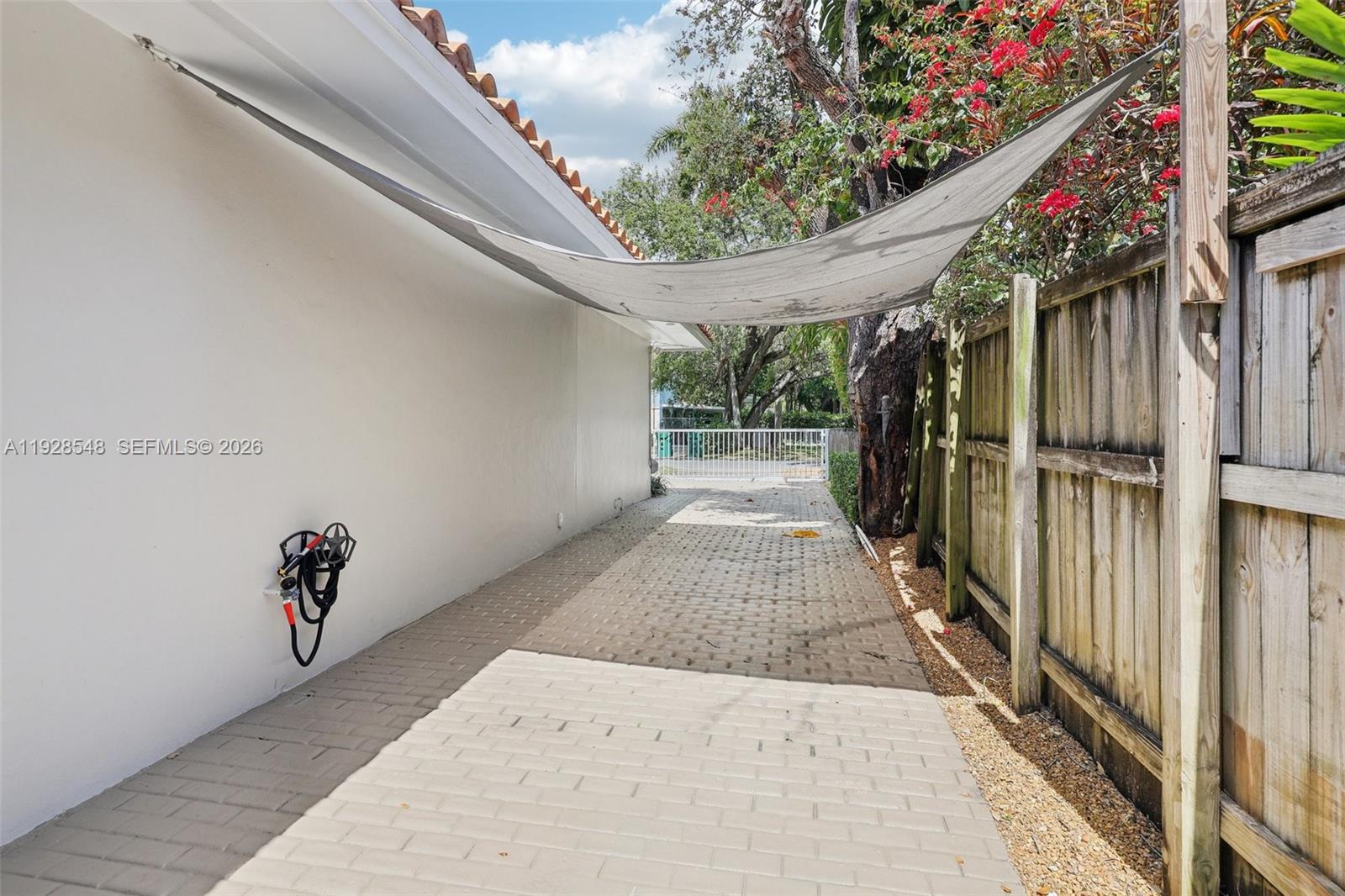 SPANISH COURT - Residential