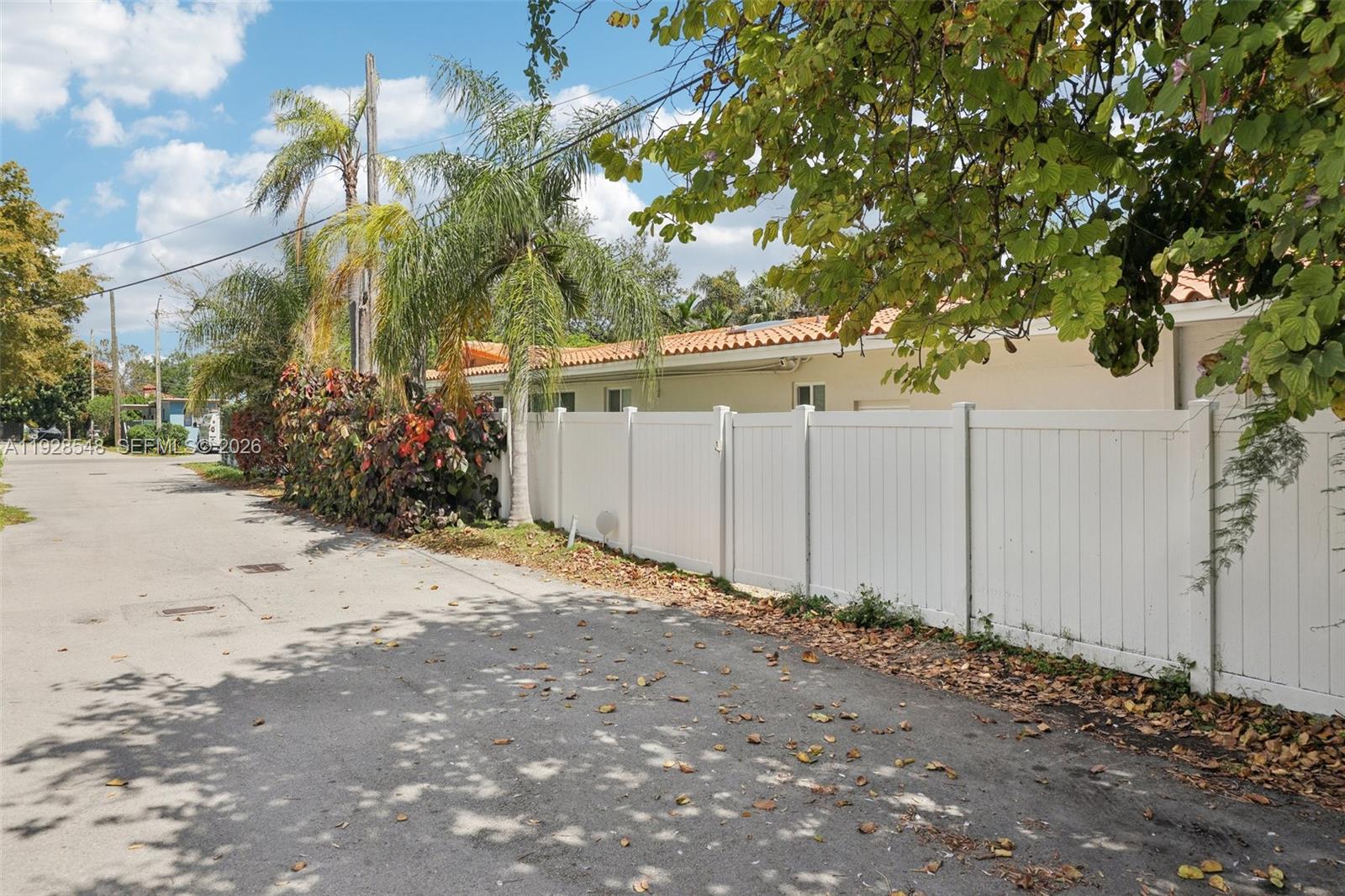 SPANISH COURT - Residential