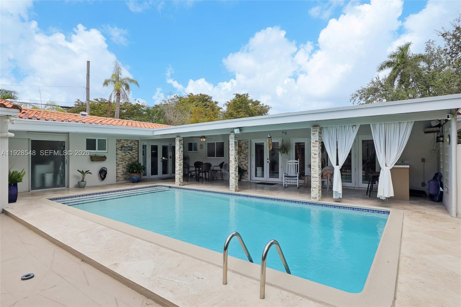 SPANISH COURT - Residential