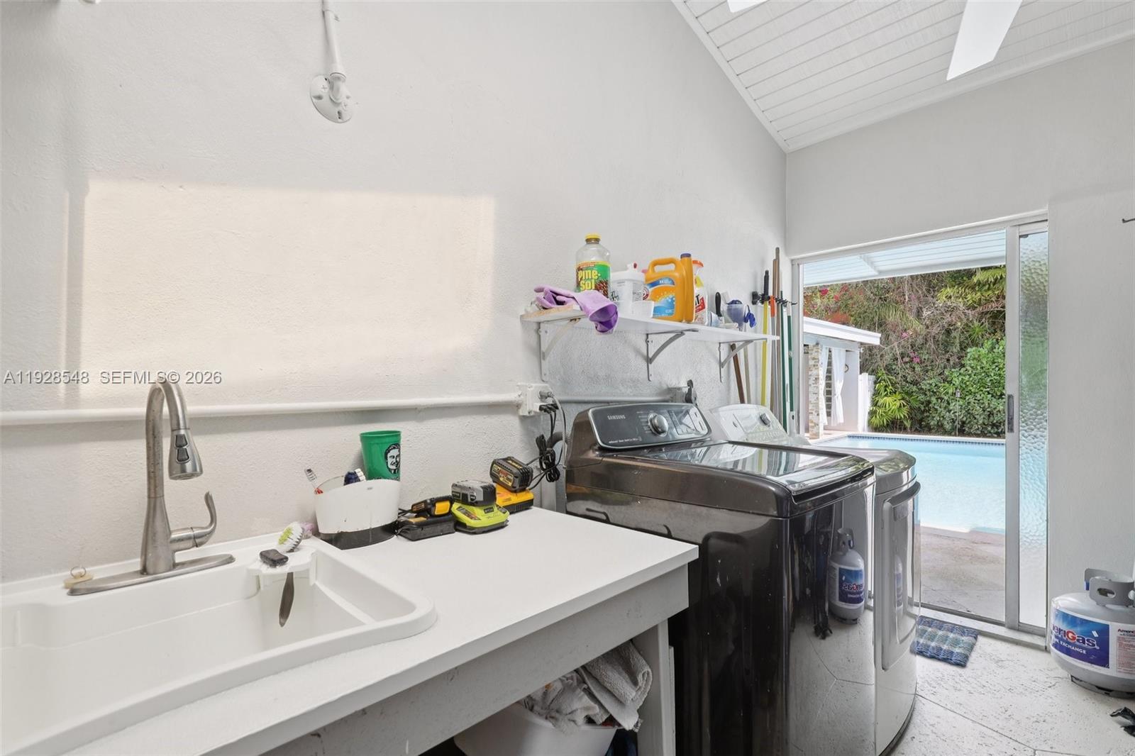 SPANISH COURT - Residential