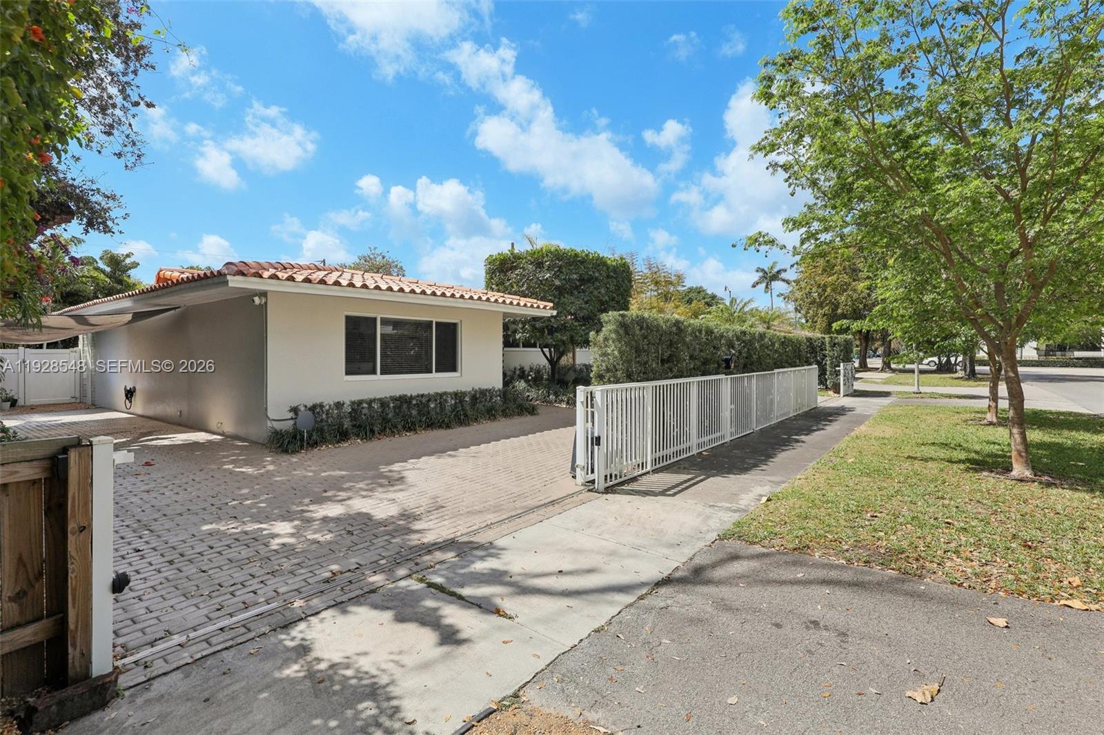 SPANISH COURT - Residential