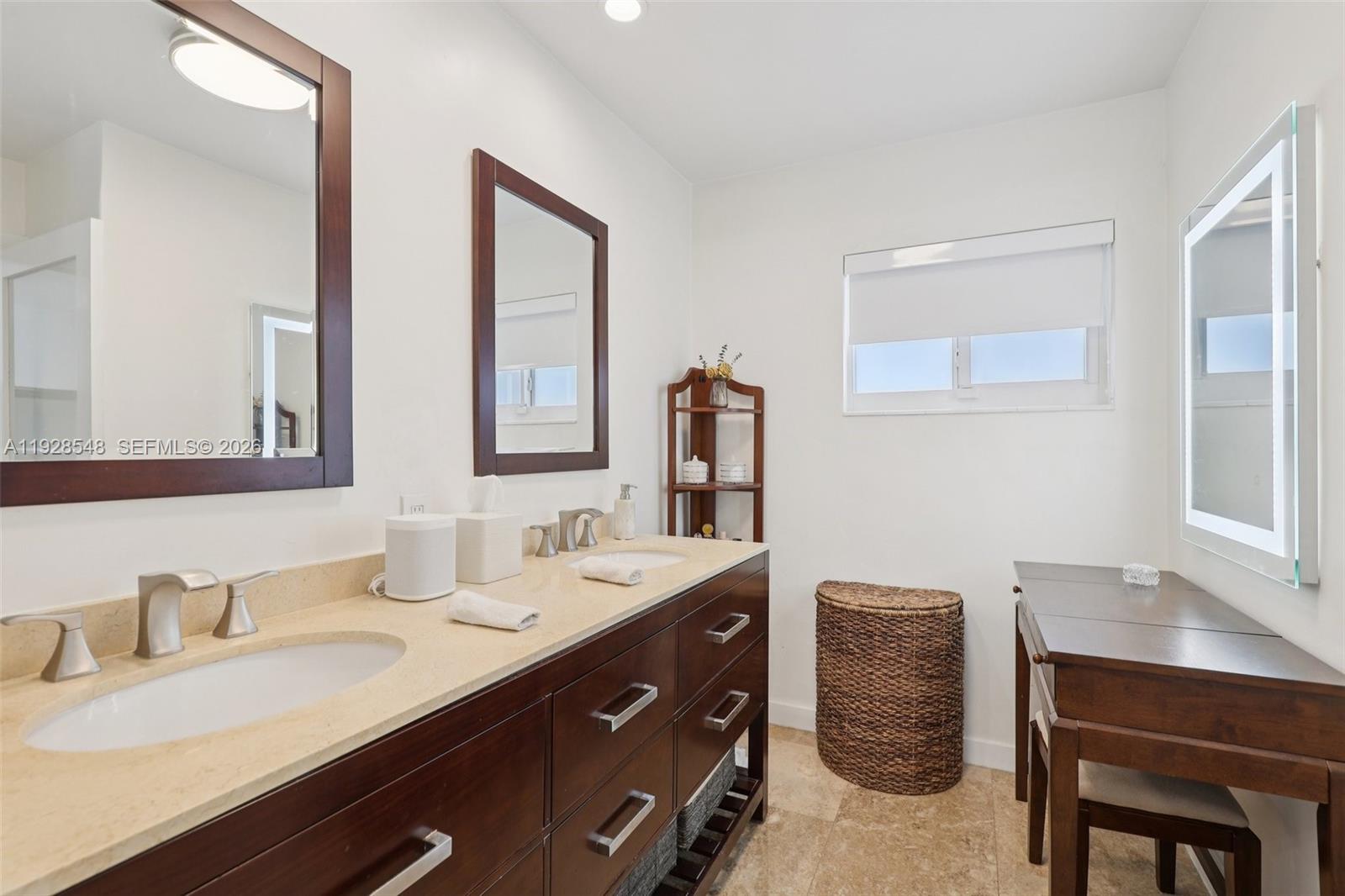 SPANISH COURT - Residential