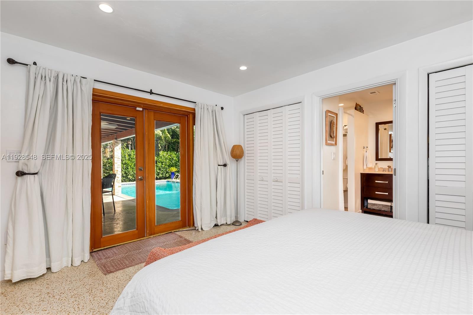 SPANISH COURT - Residential