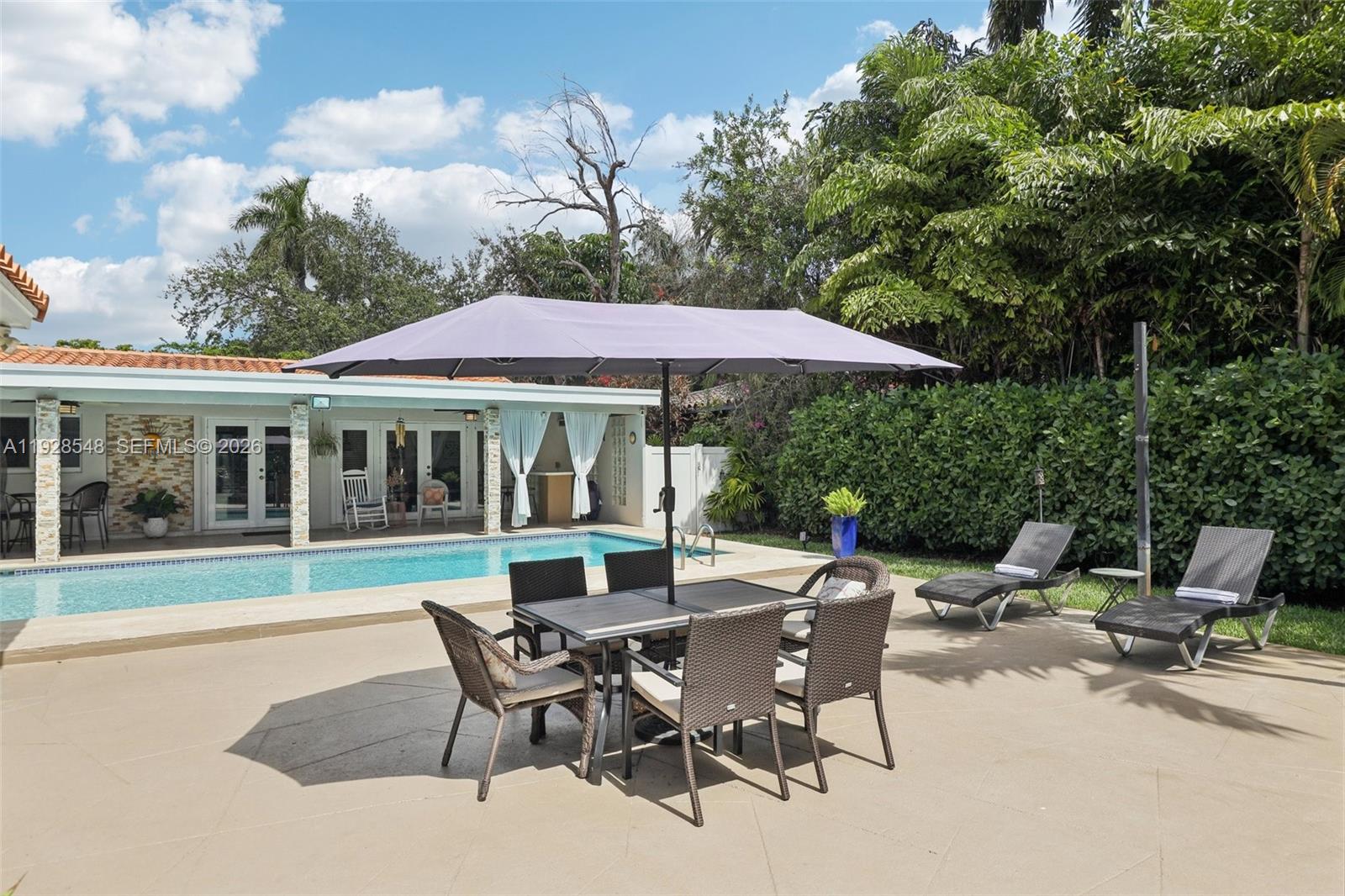 SPANISH COURT - Residential