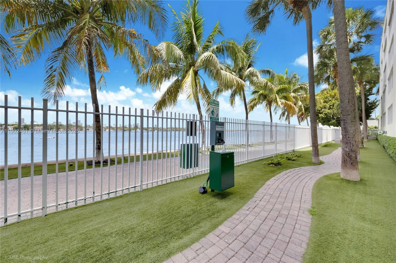 Miami Beach, Florida 33139, United States, 2 Bedrooms Bedrooms, ,3 BathroomsBathrooms,Residential,Active,233159