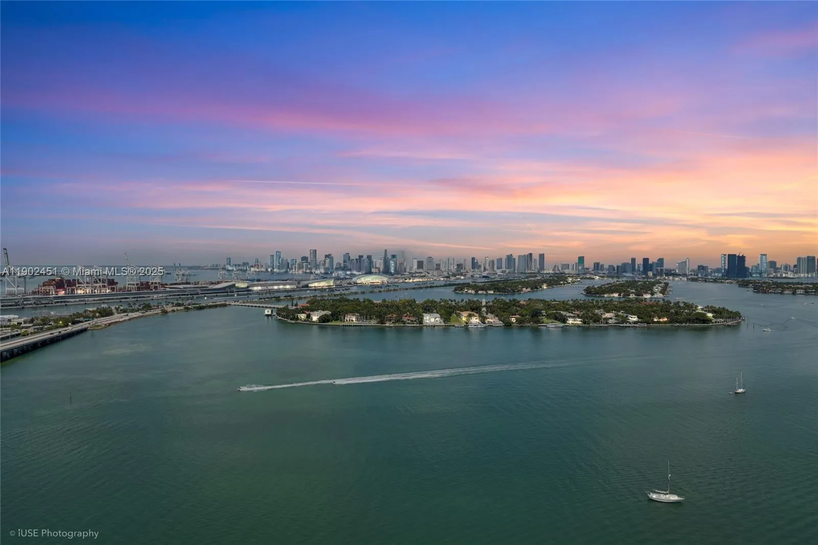 Miami Beach, Florida 33139, United States, 2 Bedrooms Bedrooms, ,3 BathroomsBathrooms,Residential,Active,233159
