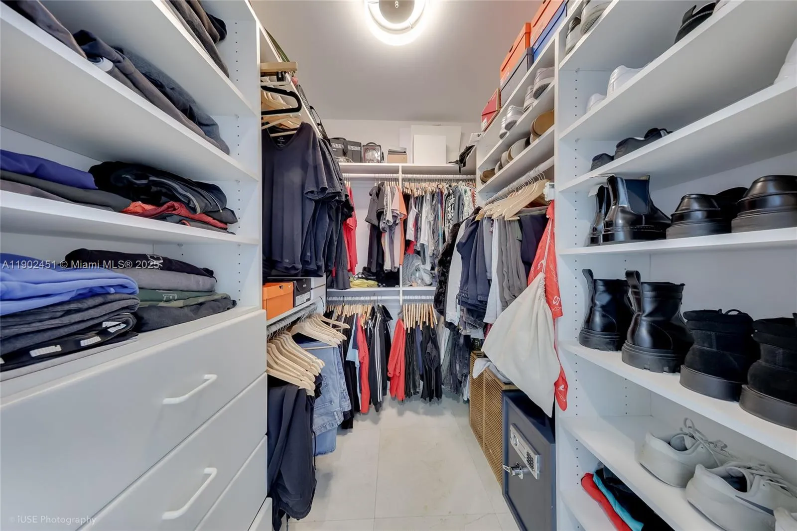 Miami Beach, Florida 33139, United States, 2 Bedrooms Bedrooms, ,3 BathroomsBathrooms,Residential,Active,233159