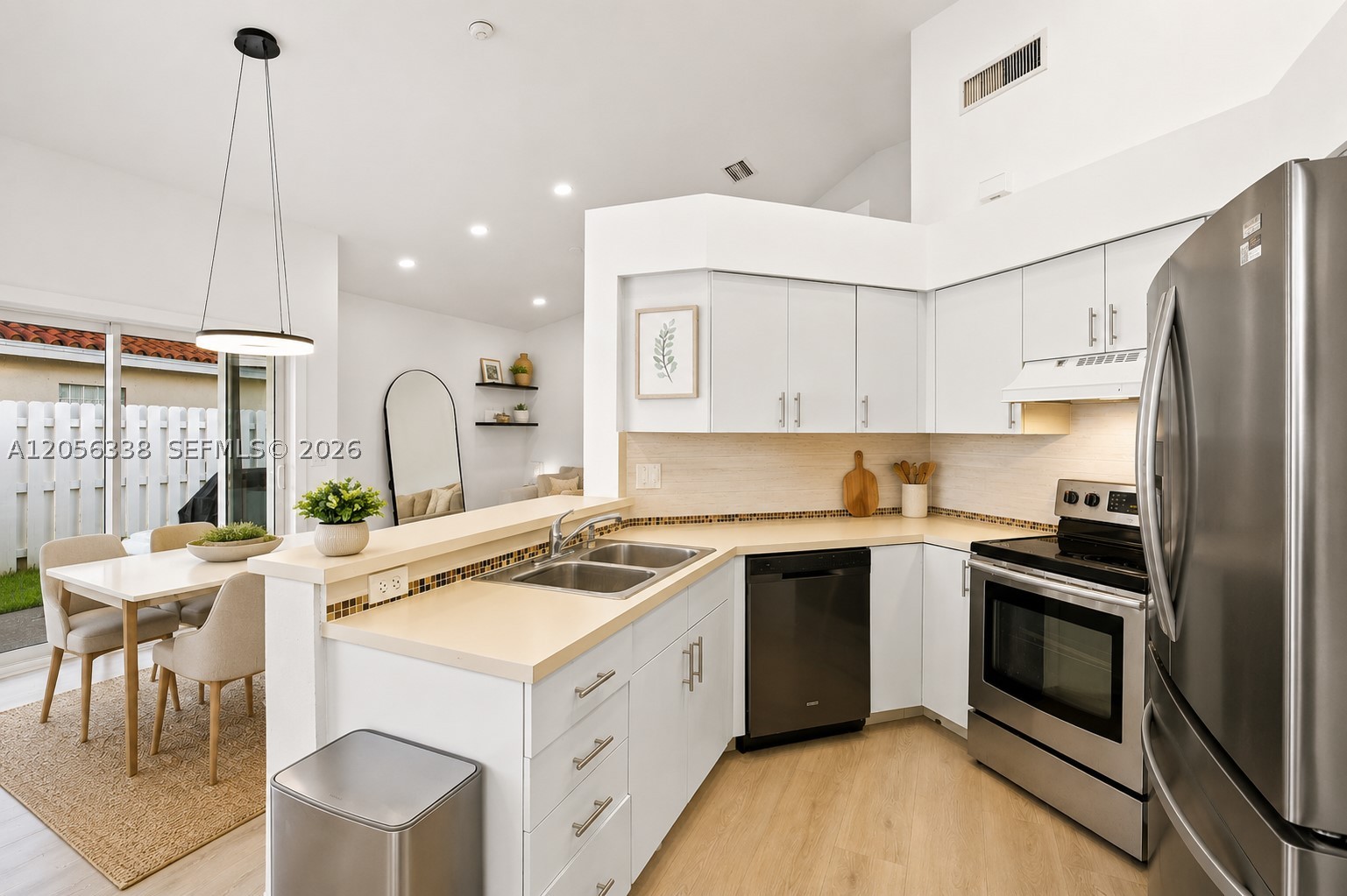 325 Somerset Way