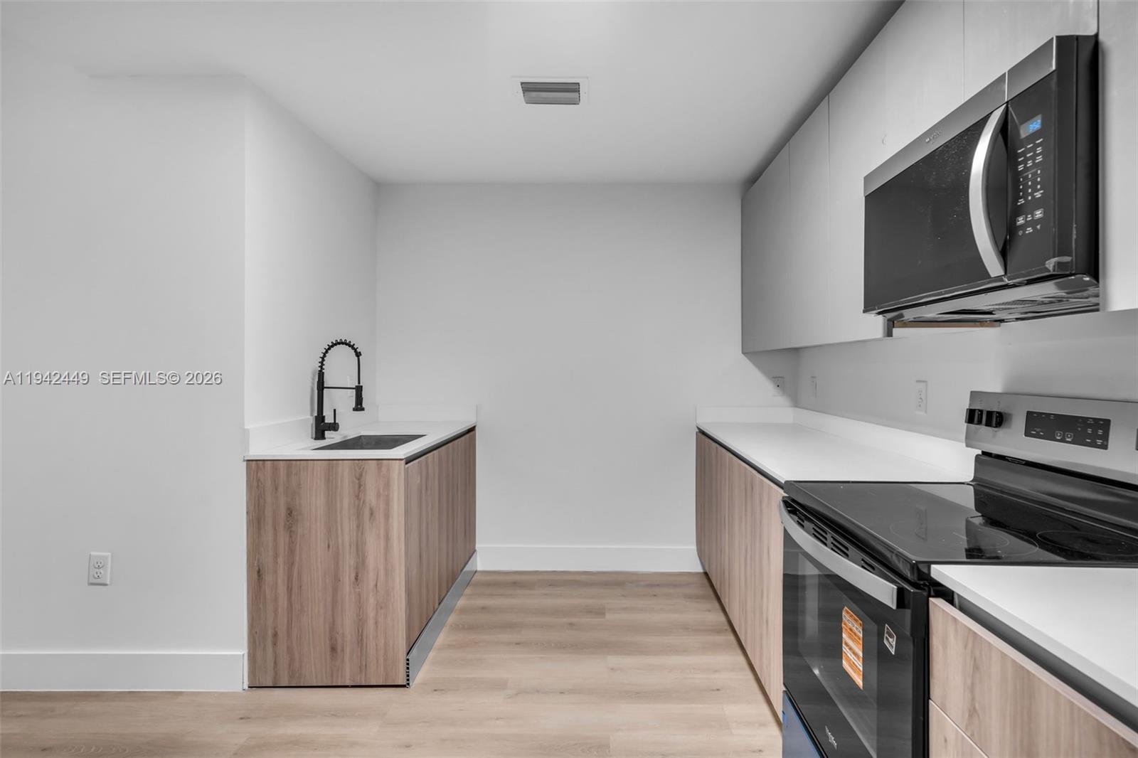 GARDEN CITY - Residential Lease