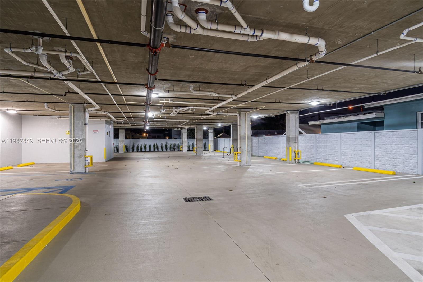 GARDEN CITY - Residential Lease