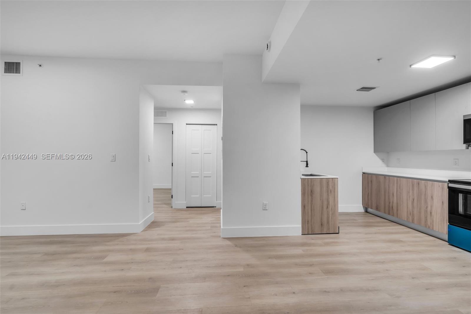 GARDEN CITY - Residential Lease