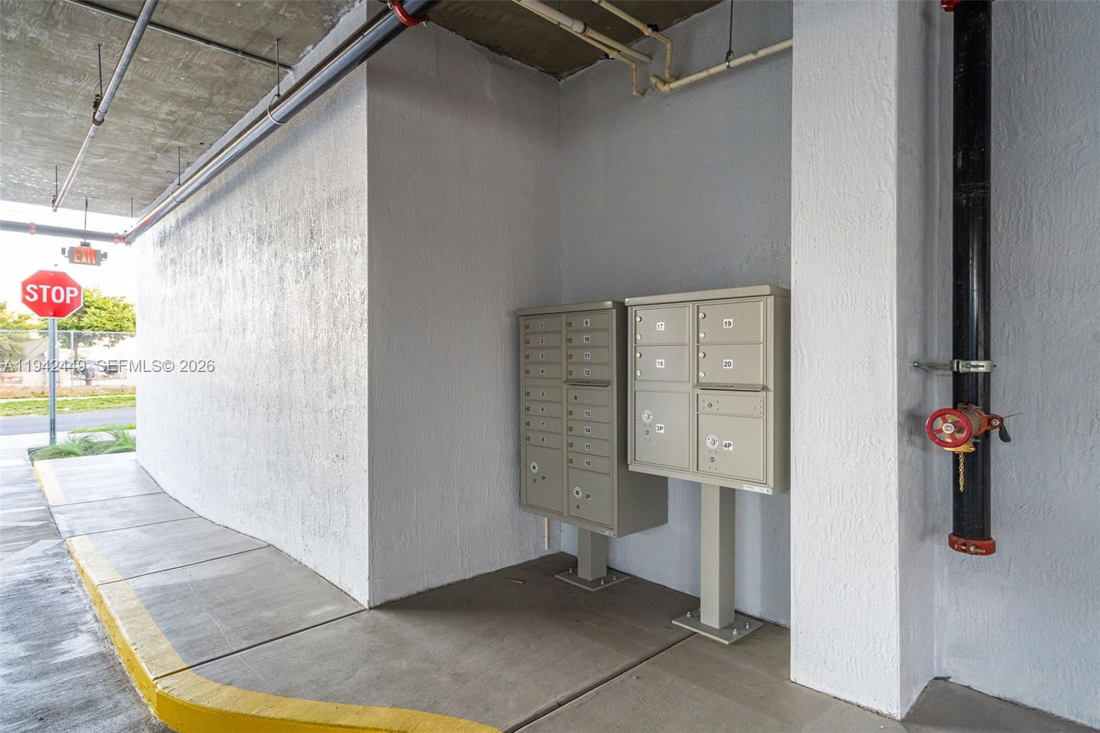 GARDEN CITY - Residential Lease