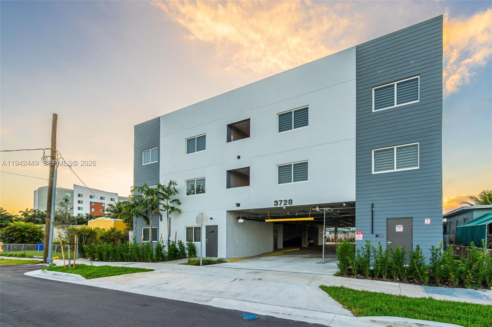 GARDEN CITY - Residential Lease