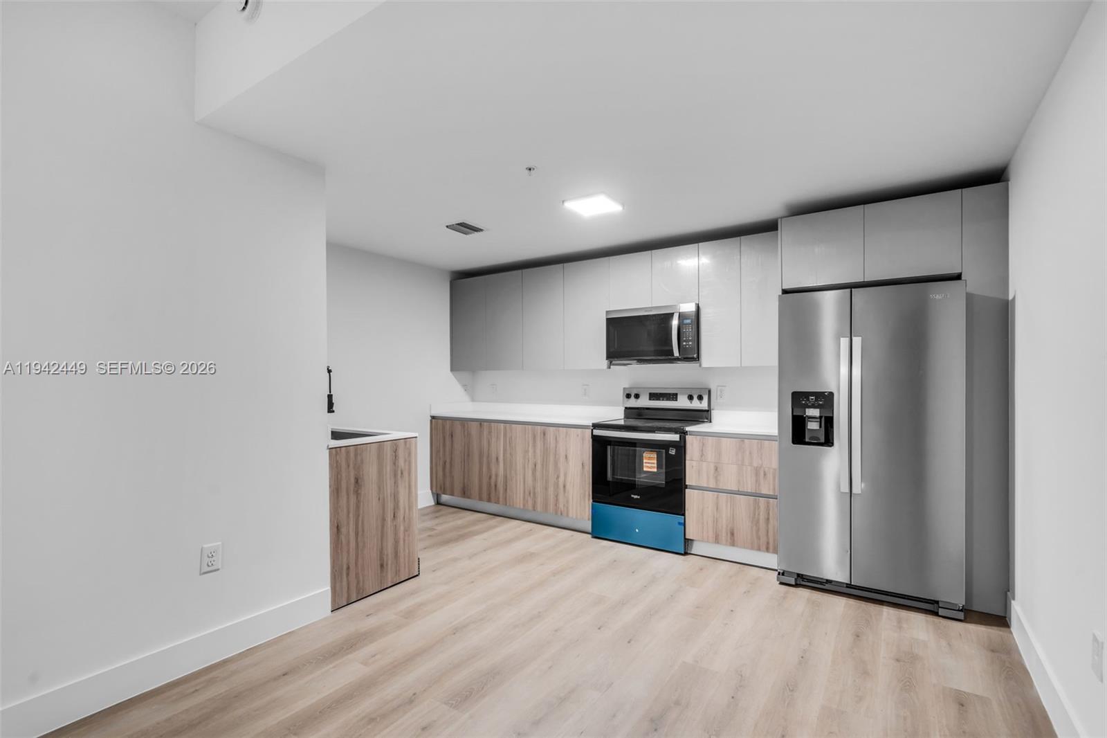 GARDEN CITY - Residential Lease