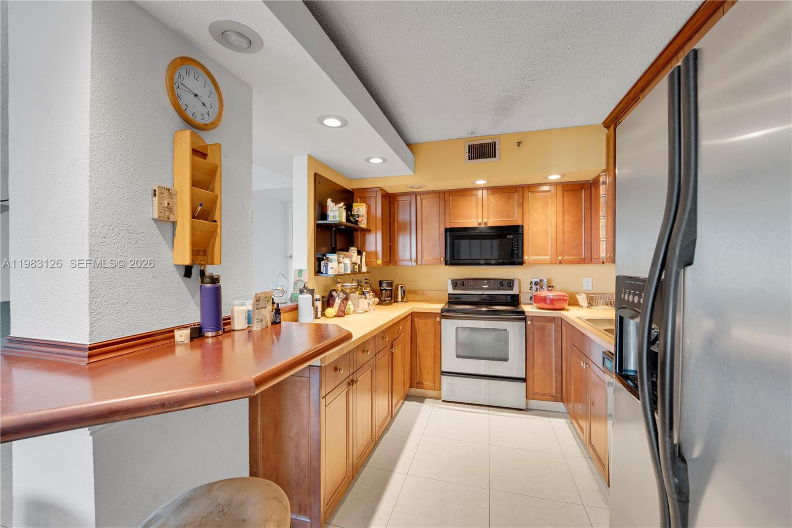 HILLCREST EAST NO 20 COND - Residential