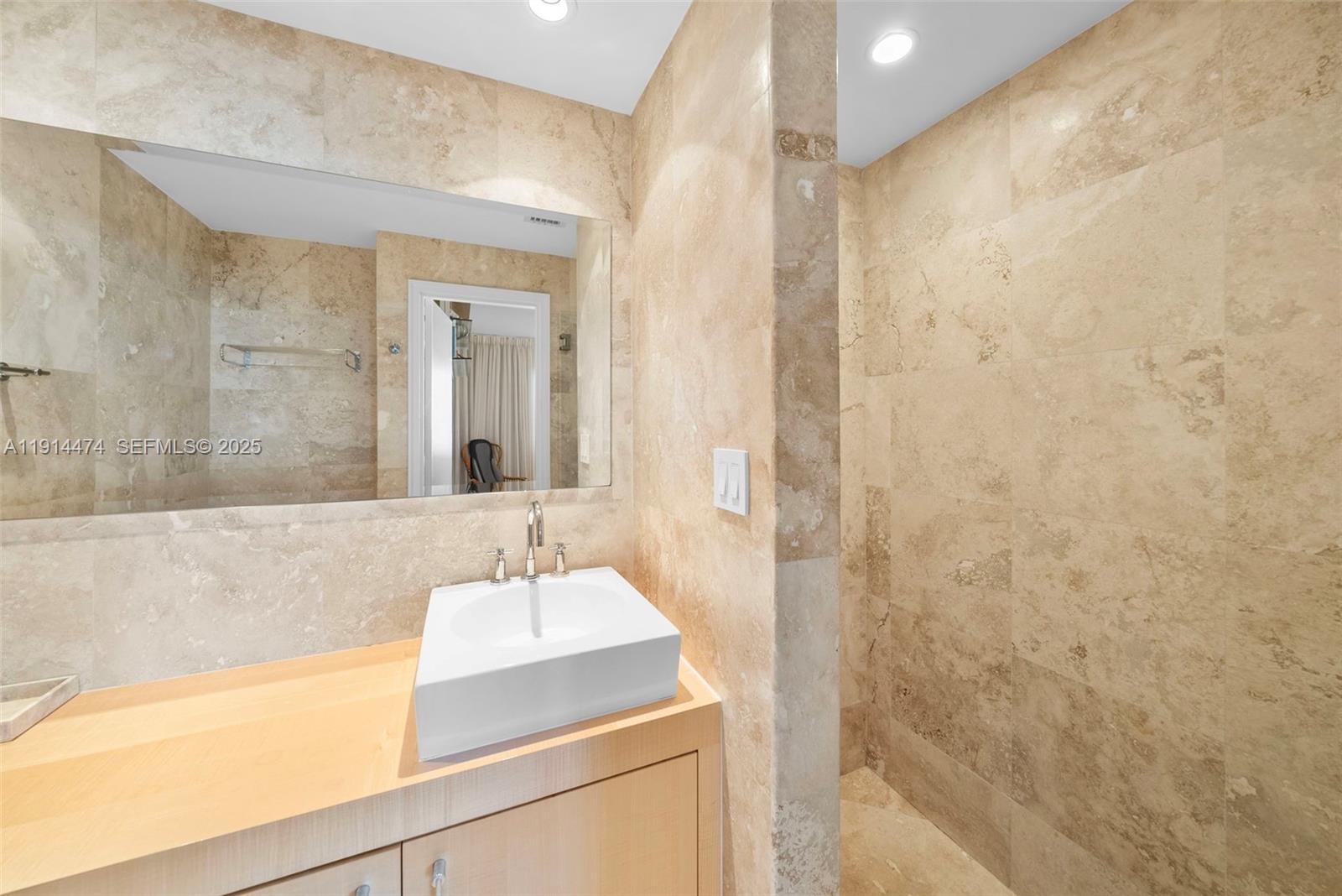 ISLAND HOUSE APT INC - CO - Residential