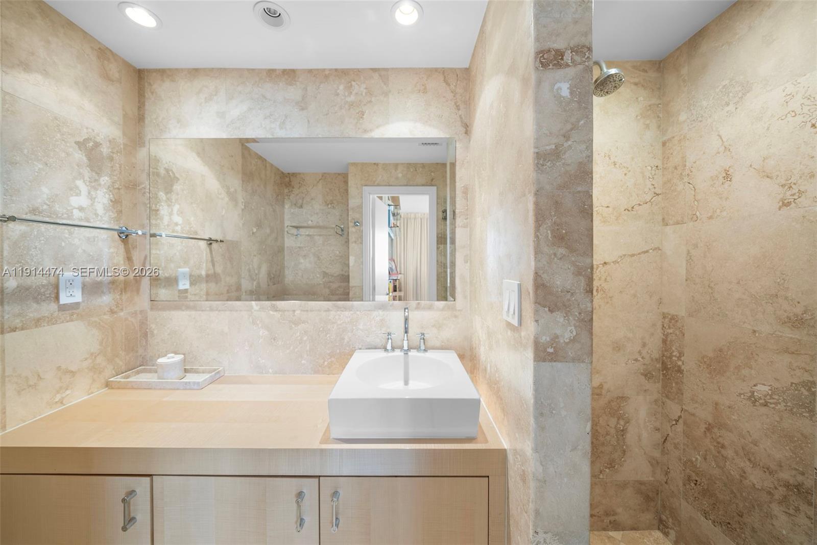 ISLAND HOUSE APT INC - CO - Residential